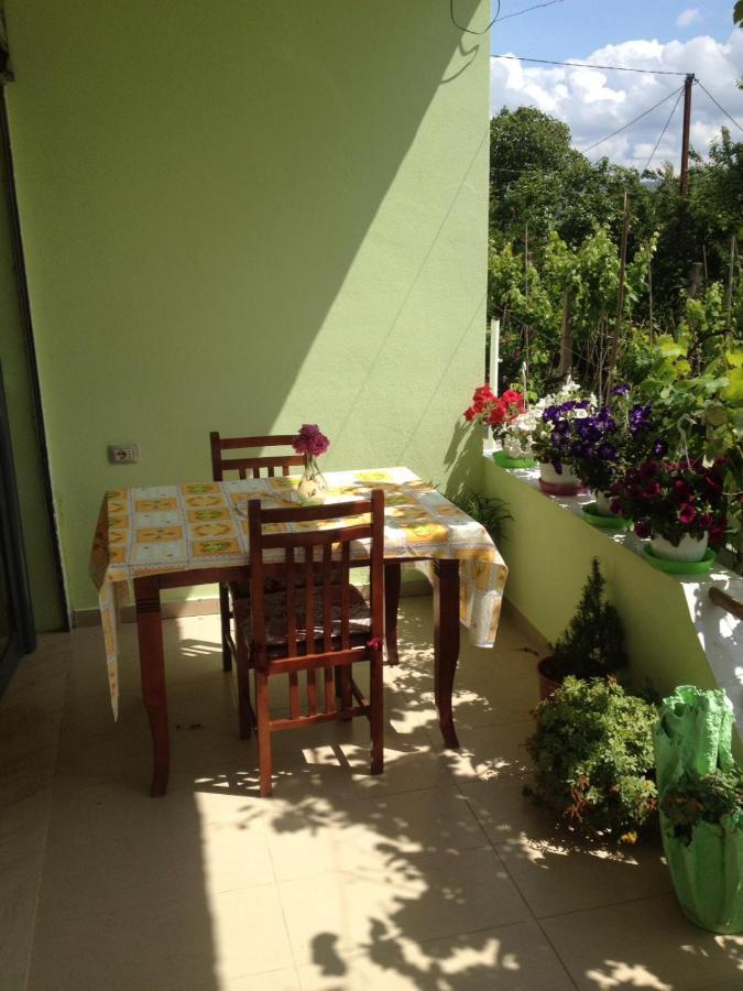 Guesthouse Aleksander Berati Exterior foto